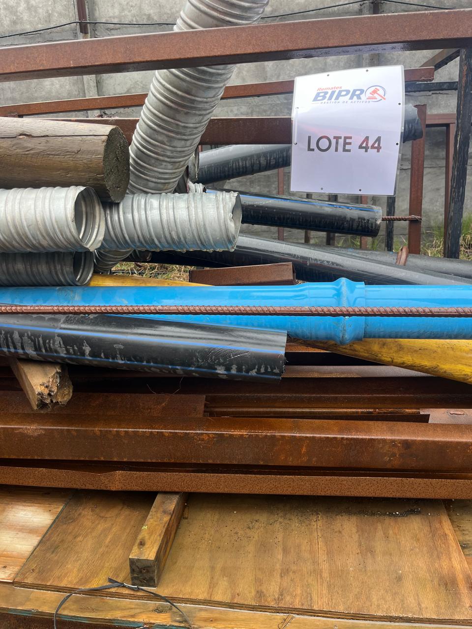 LOTE 44 VAINAS DE ACERO CORRUGADO GALVANIZADO